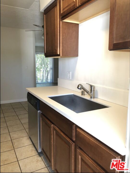 1827 Veteran Ave Unit: 15