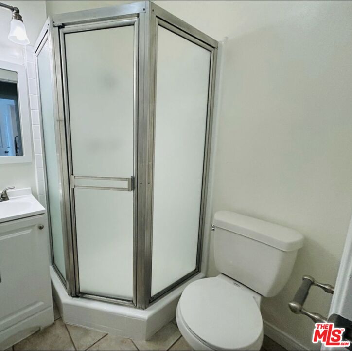1827 Veteran Ave Unit: 15