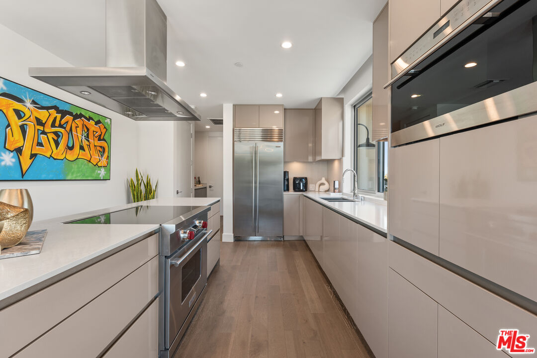 728 N Sweetzer Ave Unit: 401