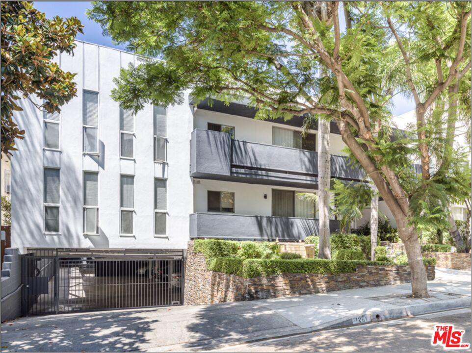 1261 N Laurel Ave Unit: 8