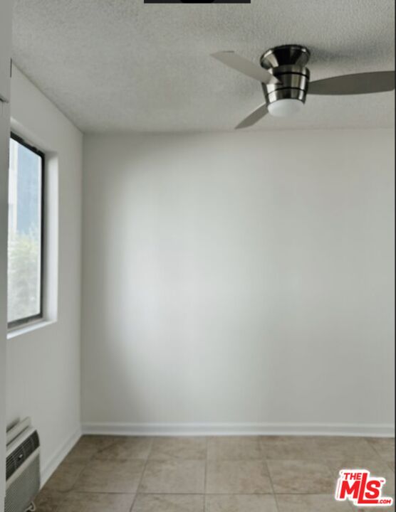 1261 N Laurel Ave Unit: 8