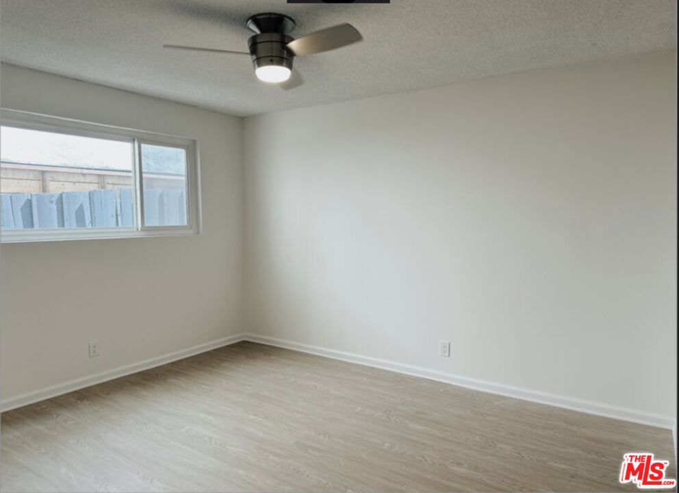 1261 N Laurel Ave Unit: 8