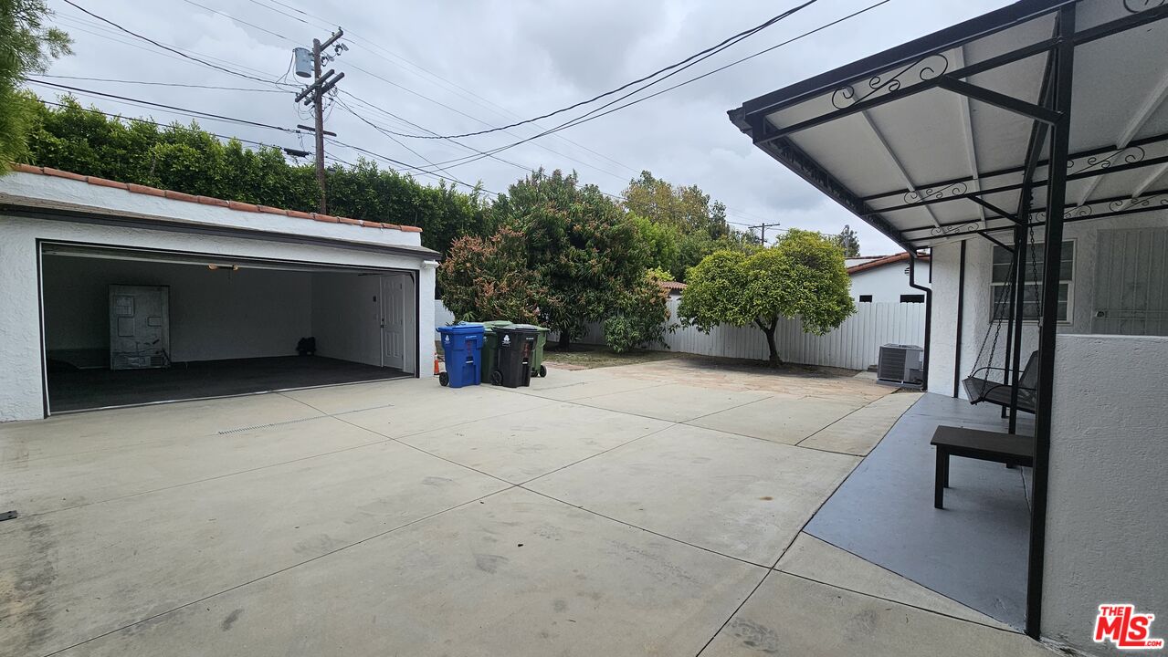 104 S Crescent Heights Blvd