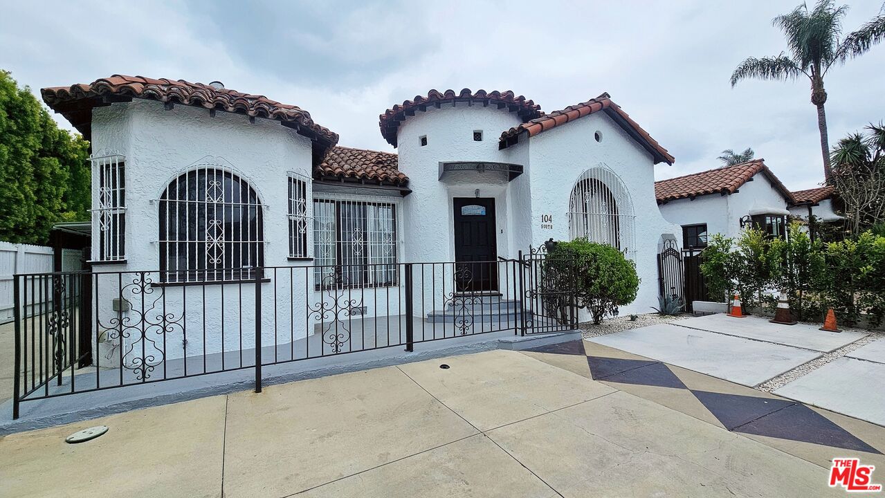 104 S Crescent Heights Blvd