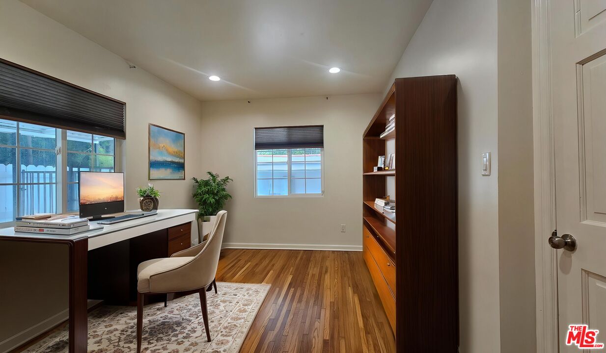 104 S Crescent Heights Blvd