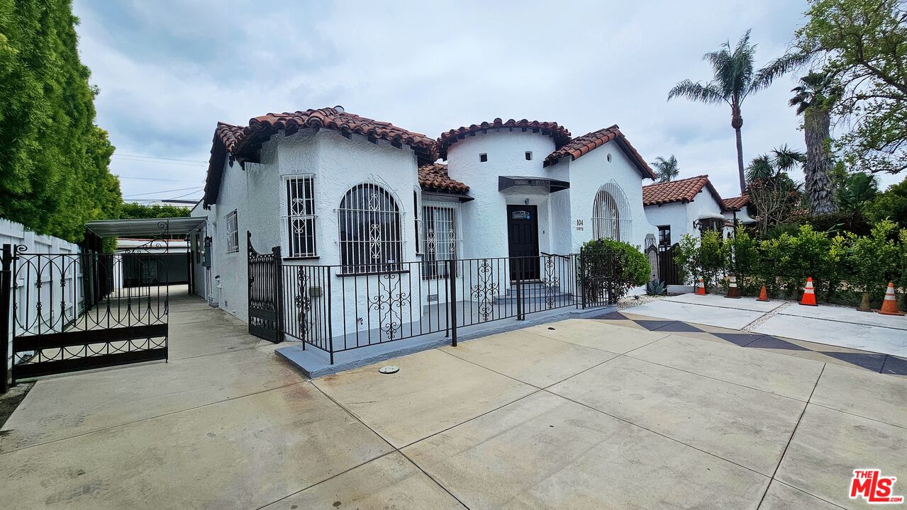104 S Crescent Heights Blvd