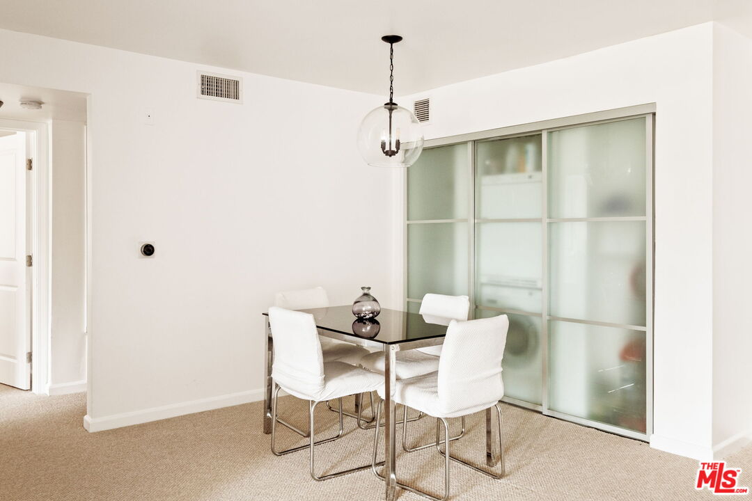 4702 Fulton Ave Unit: 204