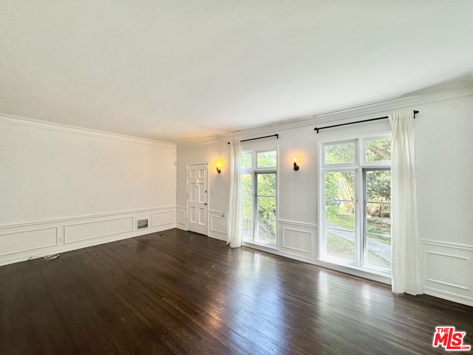 1401 N Laurel Ave