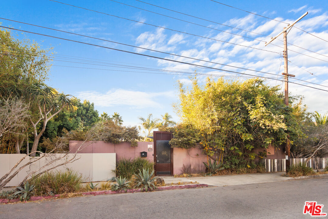 717 California Ave