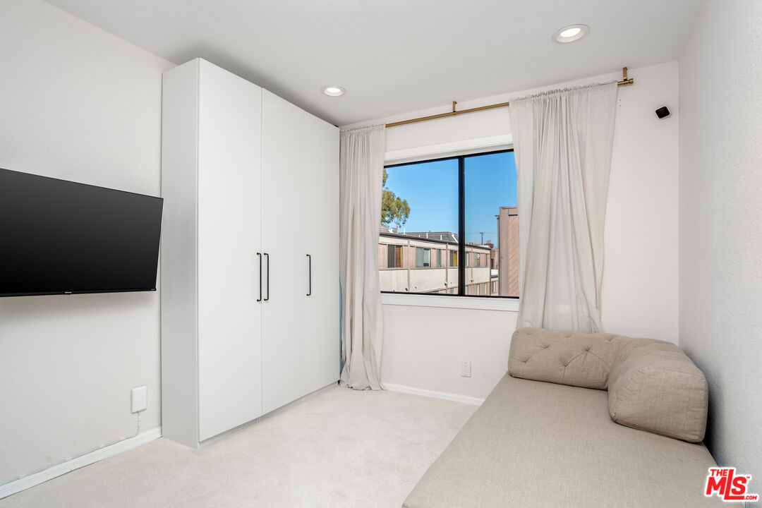 4435 Alla Rd Unit: 2