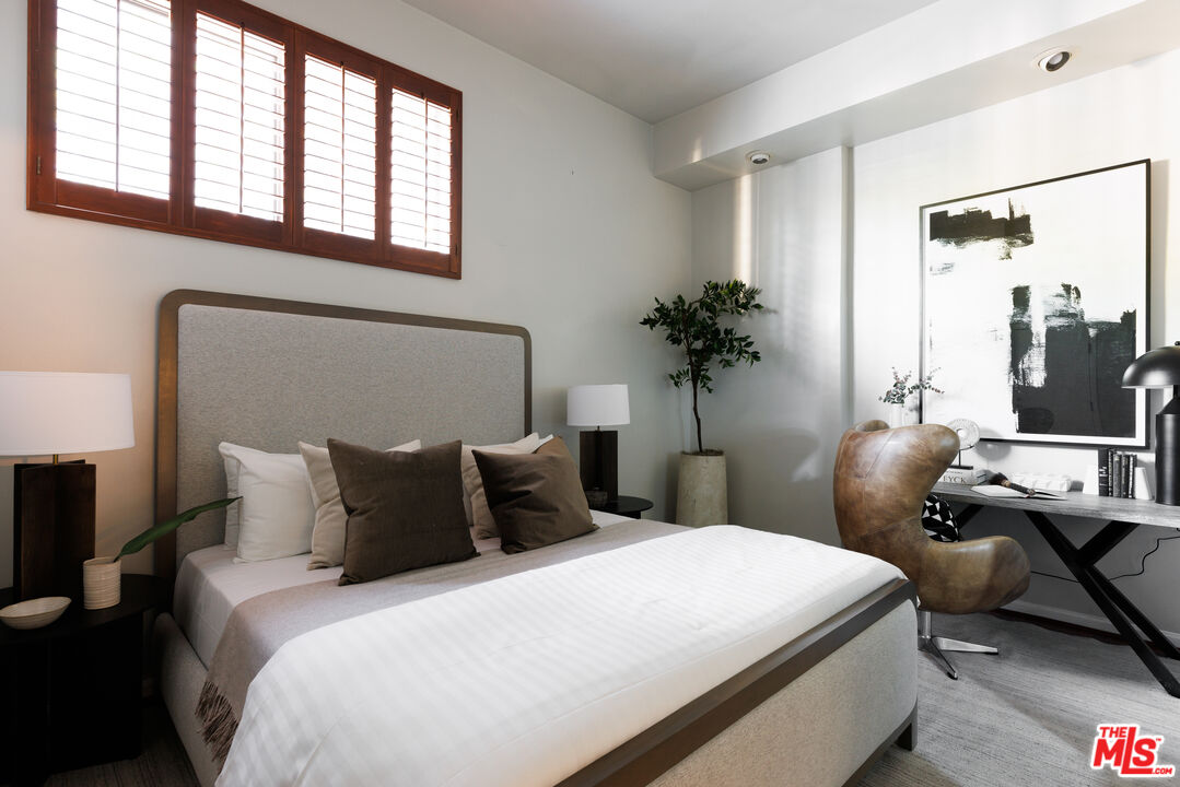 14025 Riverside Dr Unit: 4