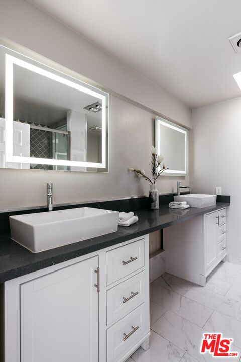 14025 Riverside Dr Unit: 4