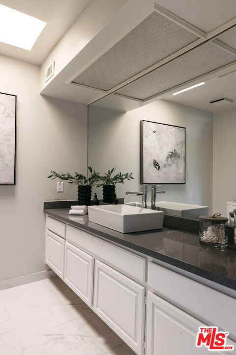14025 Riverside Dr Unit: 4