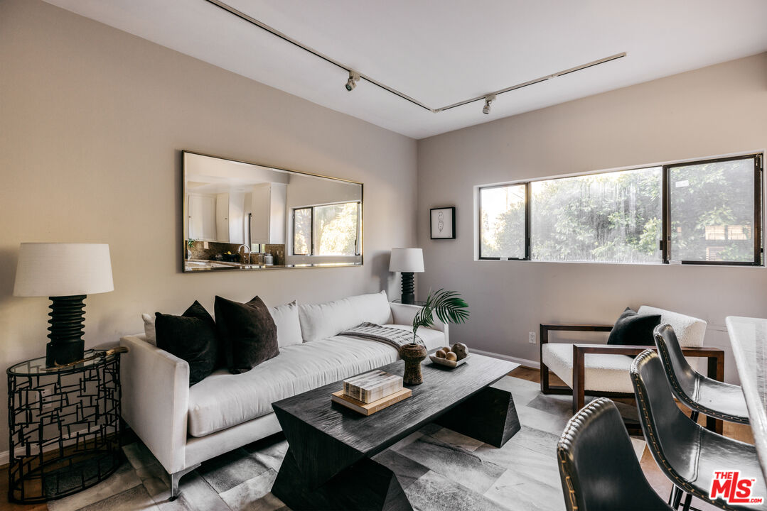 14025 Riverside Dr Unit: 4