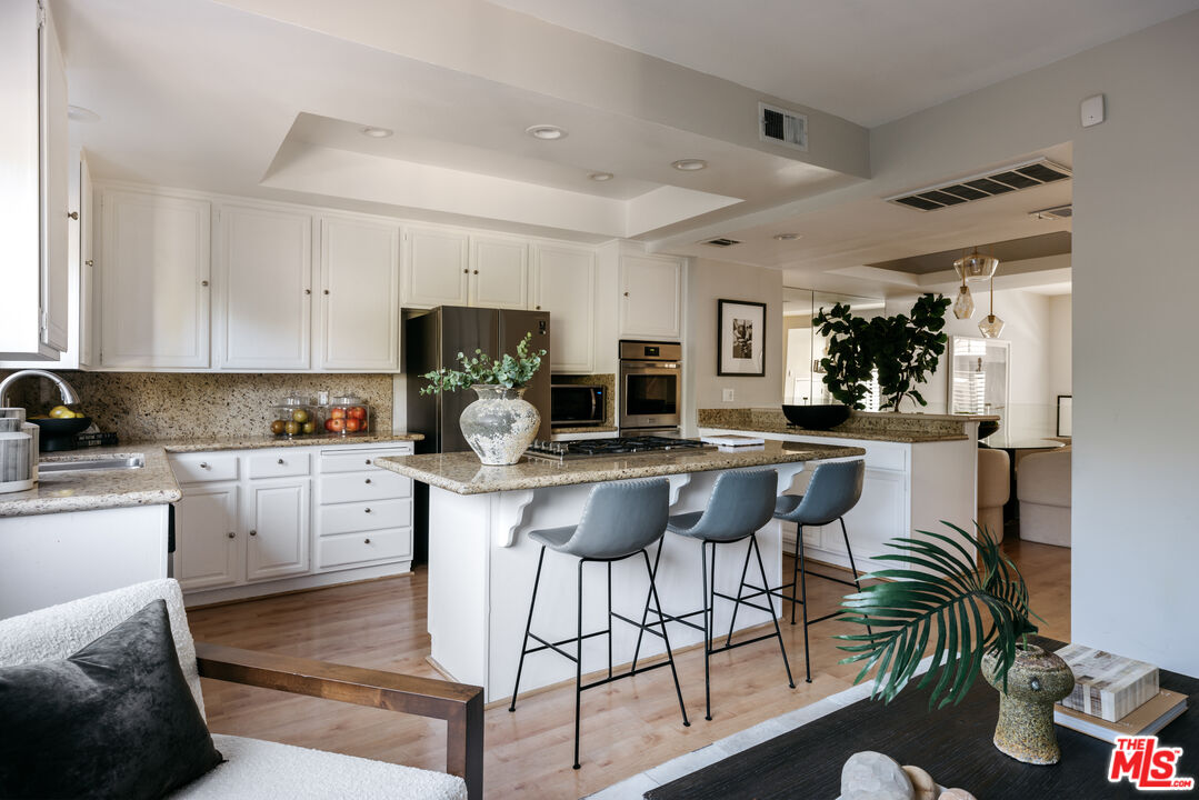 14025 Riverside Dr Unit: 4