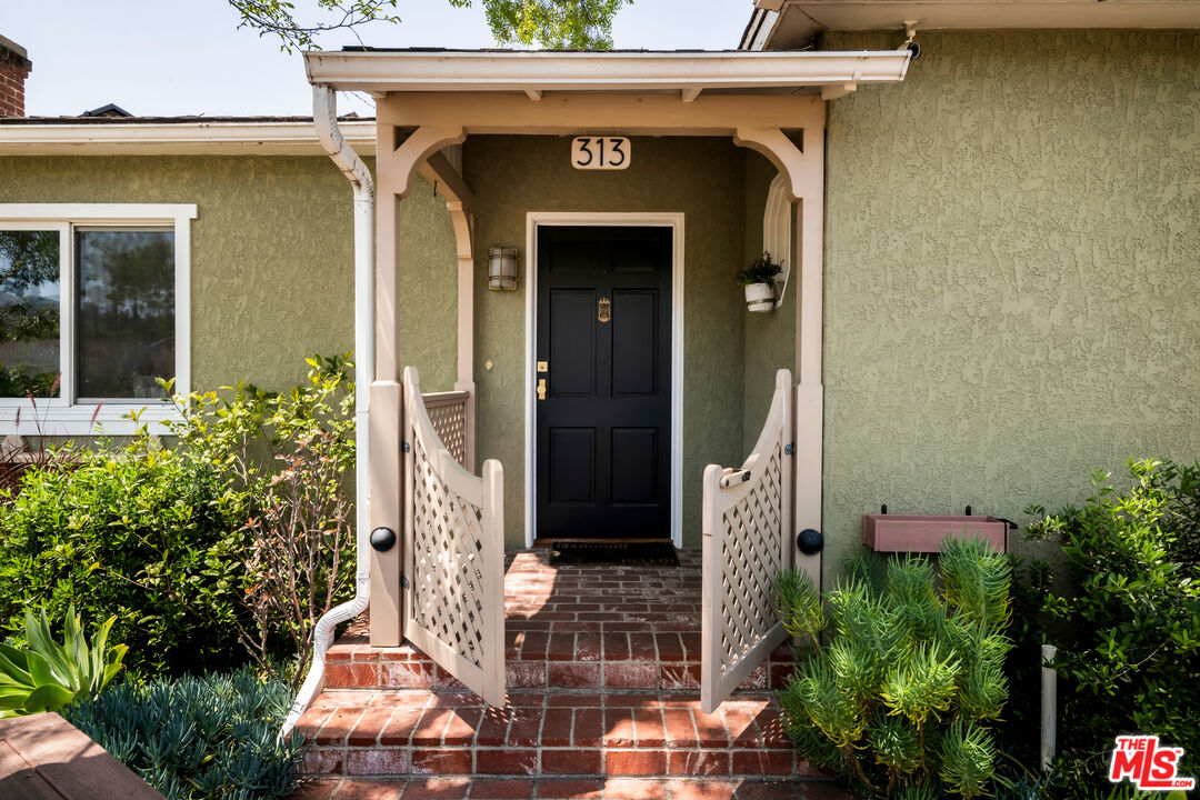 313 W Elm Ave