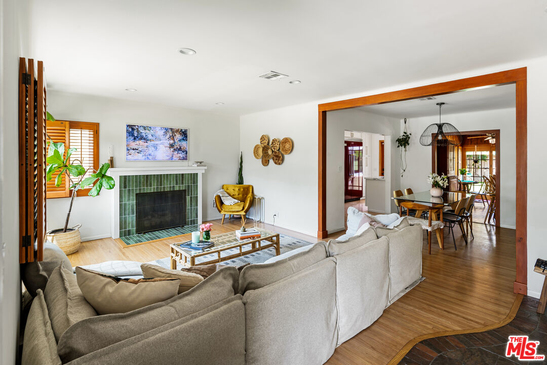 313 W Elm Ave