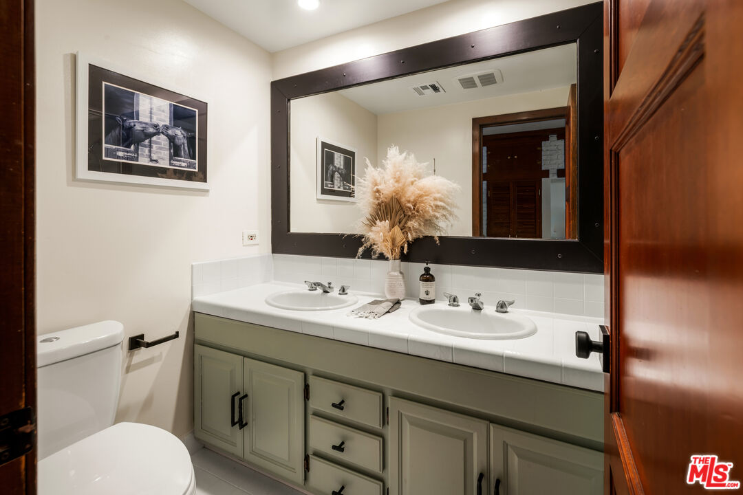 313 W Elm Ave
