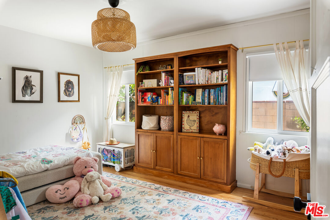 313 W Elm Ave