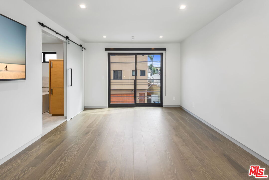 454 S. Venice Blvd