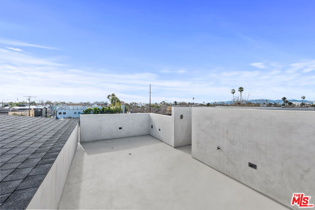 454 S. Venice Blvd