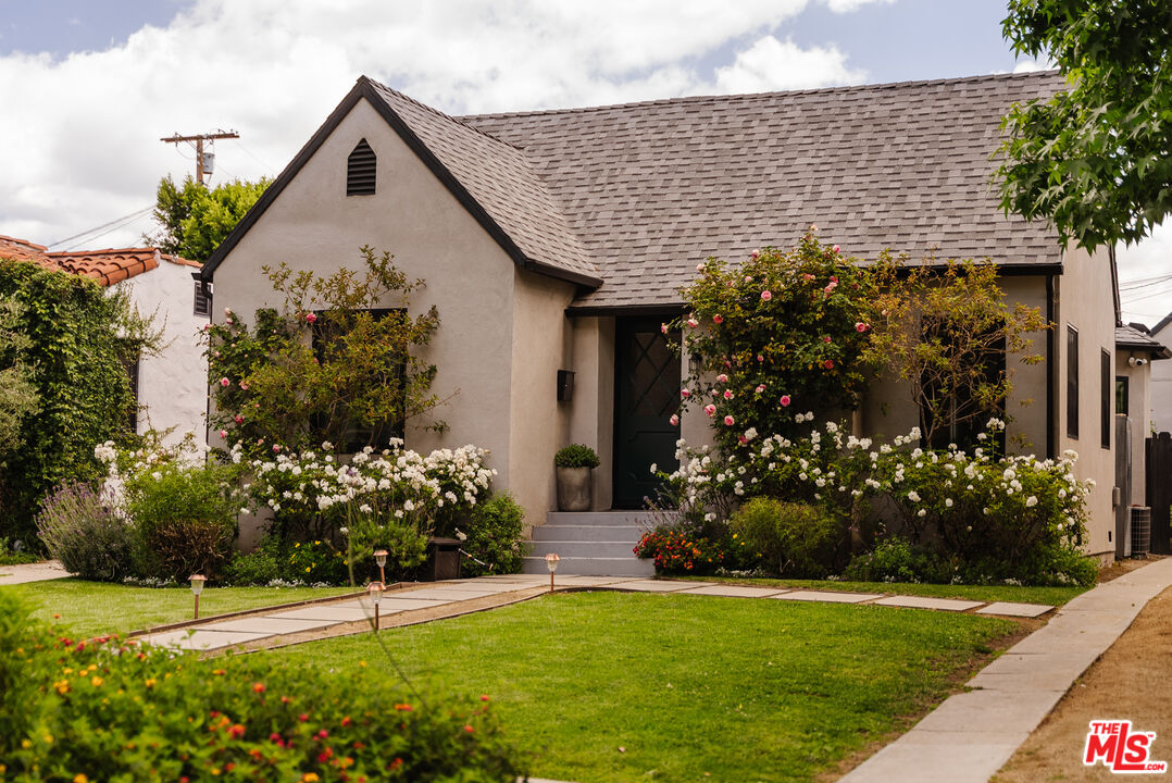 3707 Glenfeliz Blvd