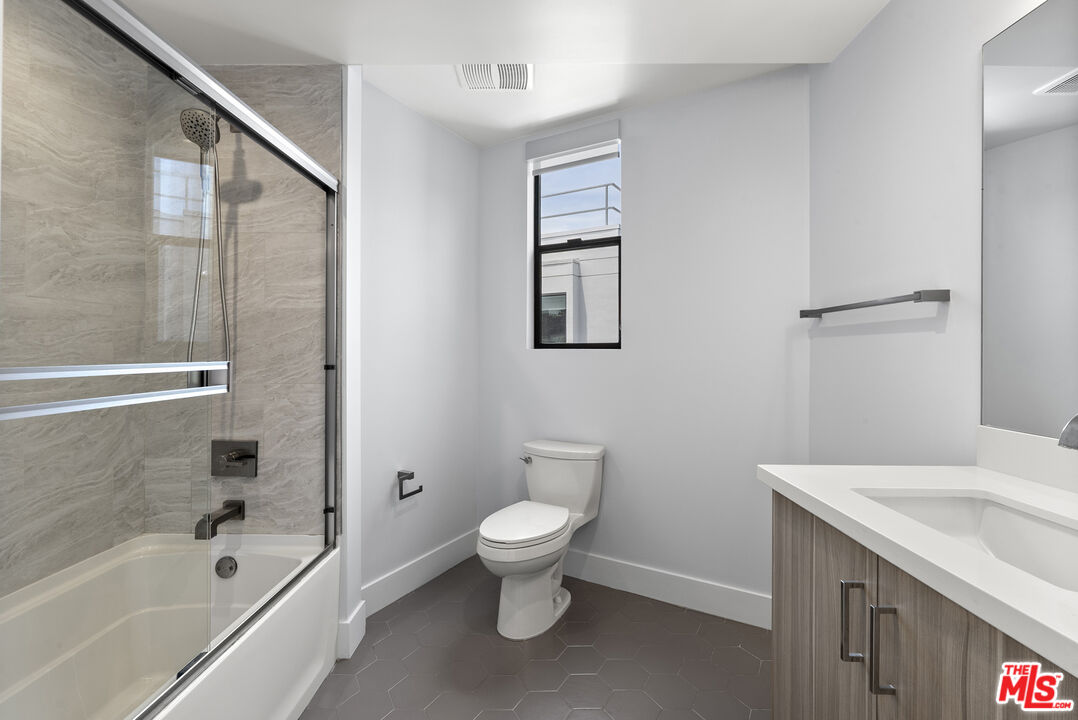 5955 Saturn St Unit: 406