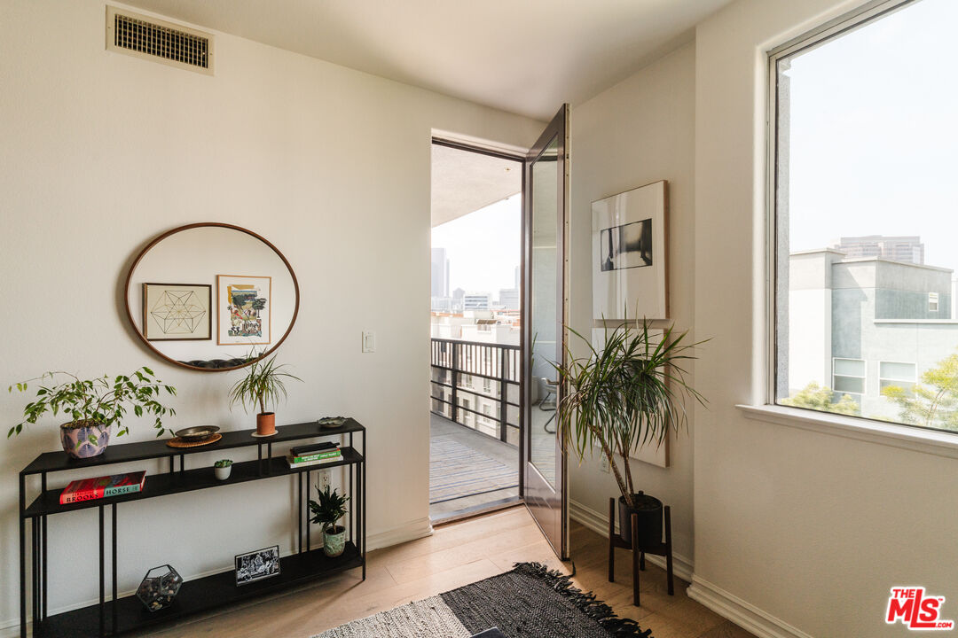 629 Traction Ave Unit: 512