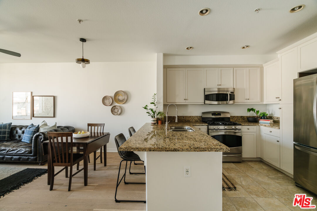 629 Traction Ave Unit: 512