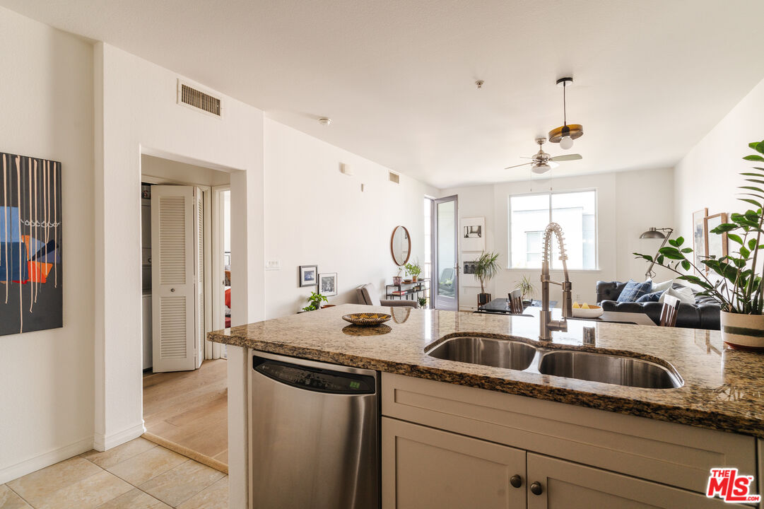 629 Traction Ave Unit: 512