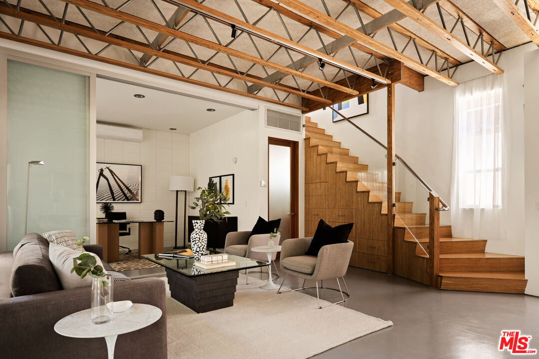 619 San Juan Ave Unit: B