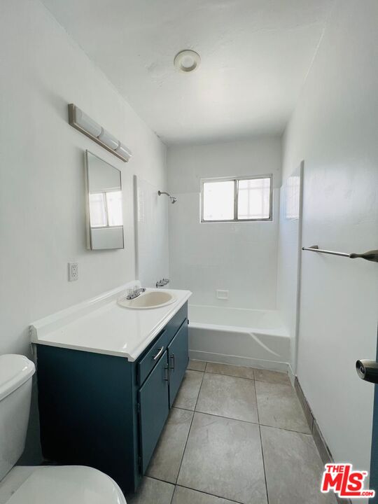 1775 Locust Ave