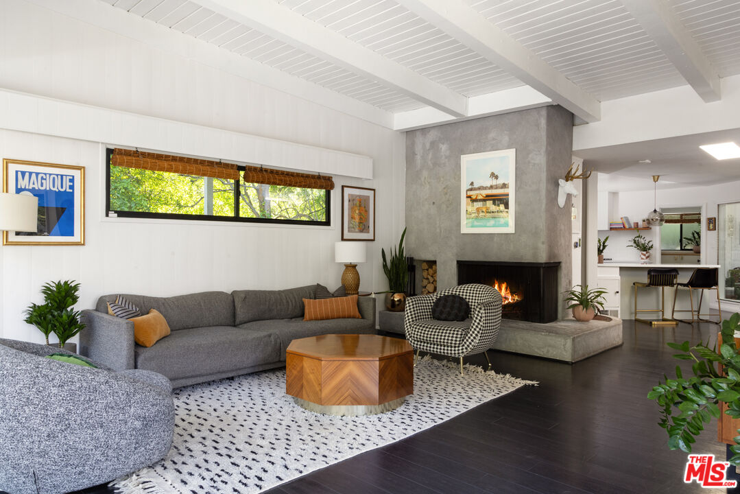 2401 Laurel Pass