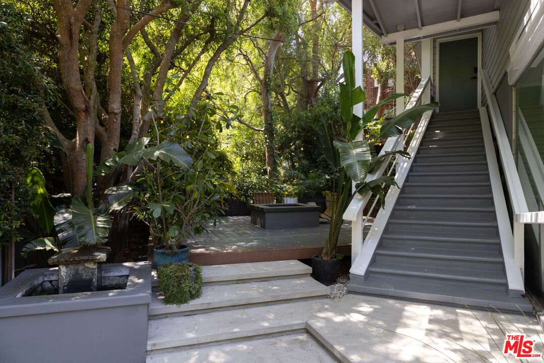2401 Laurel Pass