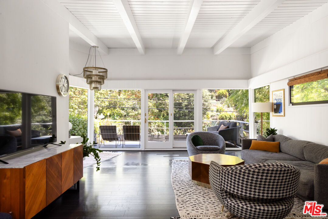 2401 Laurel Pass