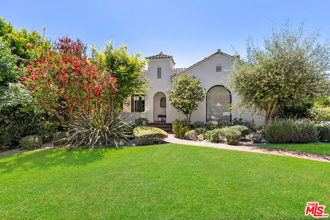 403 S Bundy Dr