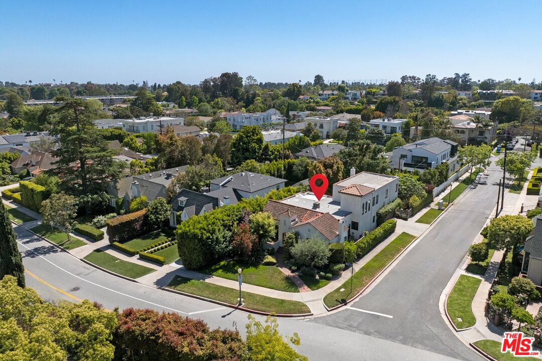 403 S Bundy Dr