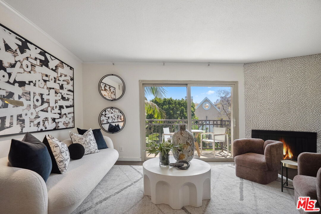 141 S Clark Dr Unit: 409