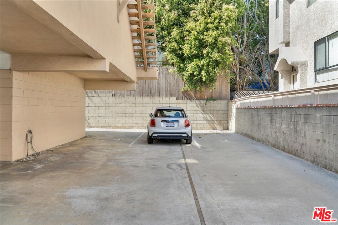 1311 Manhattan Beach Blvd Unit: 2