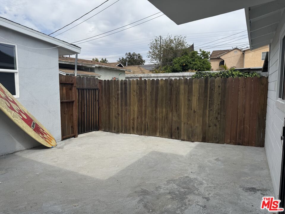 1726 W 37th Pl