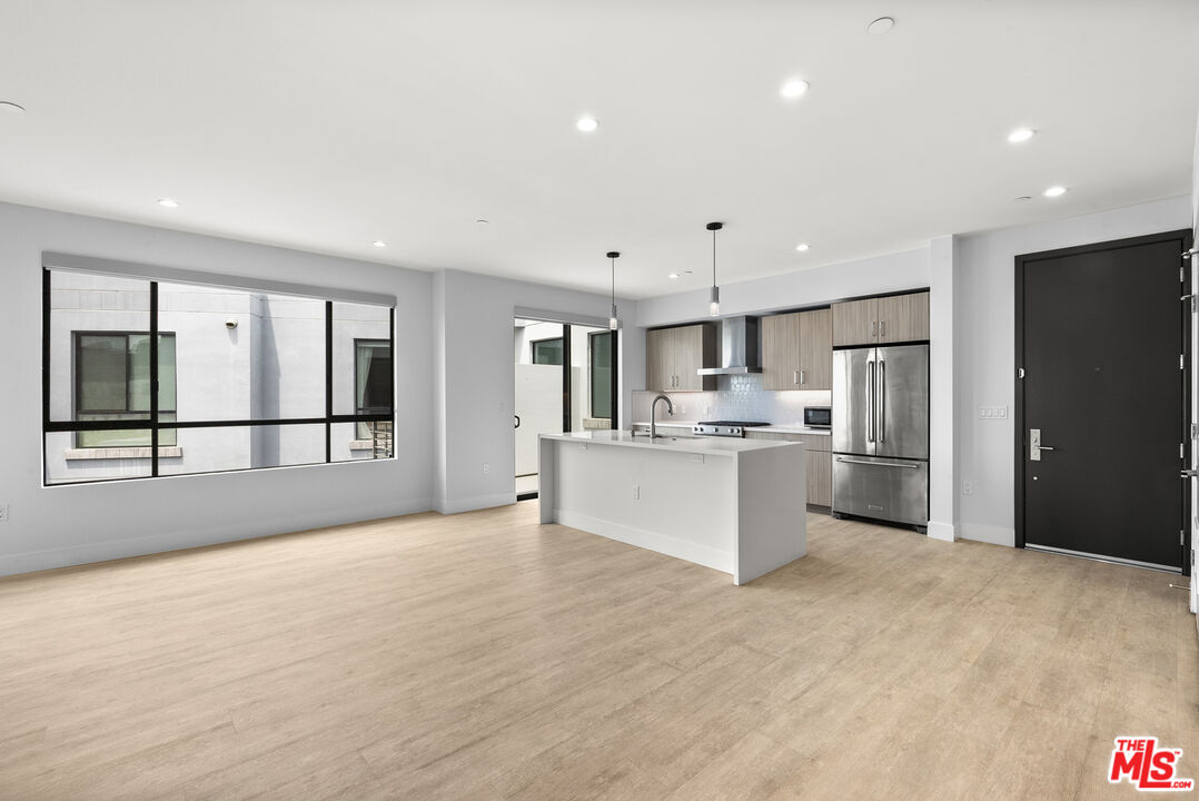 5955 Saturn St Unit: 302