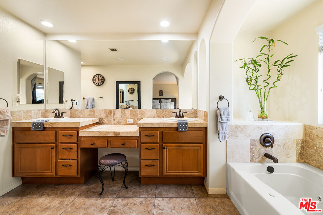 13545 Village Ln