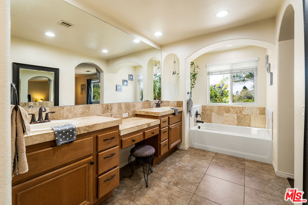 13545 Village Ln