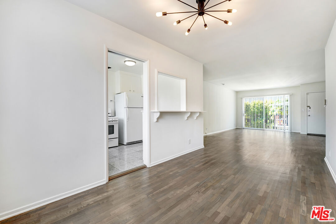 1433 N Hayworth Ave Unit: 5