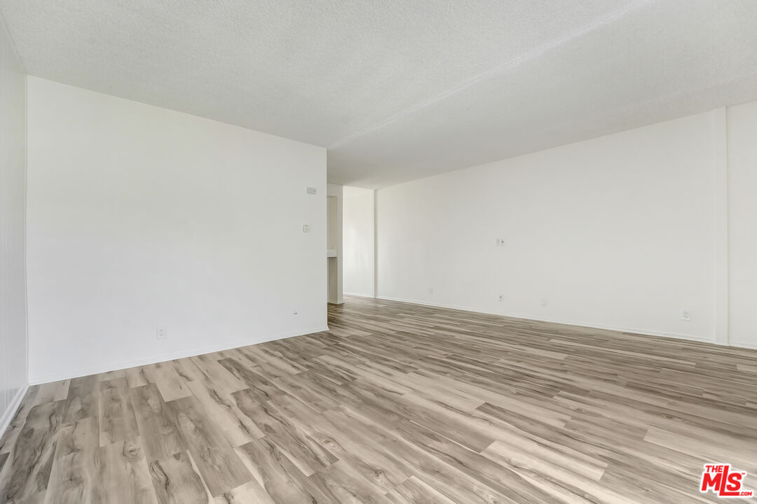 1140 N Clark St Unit: 308