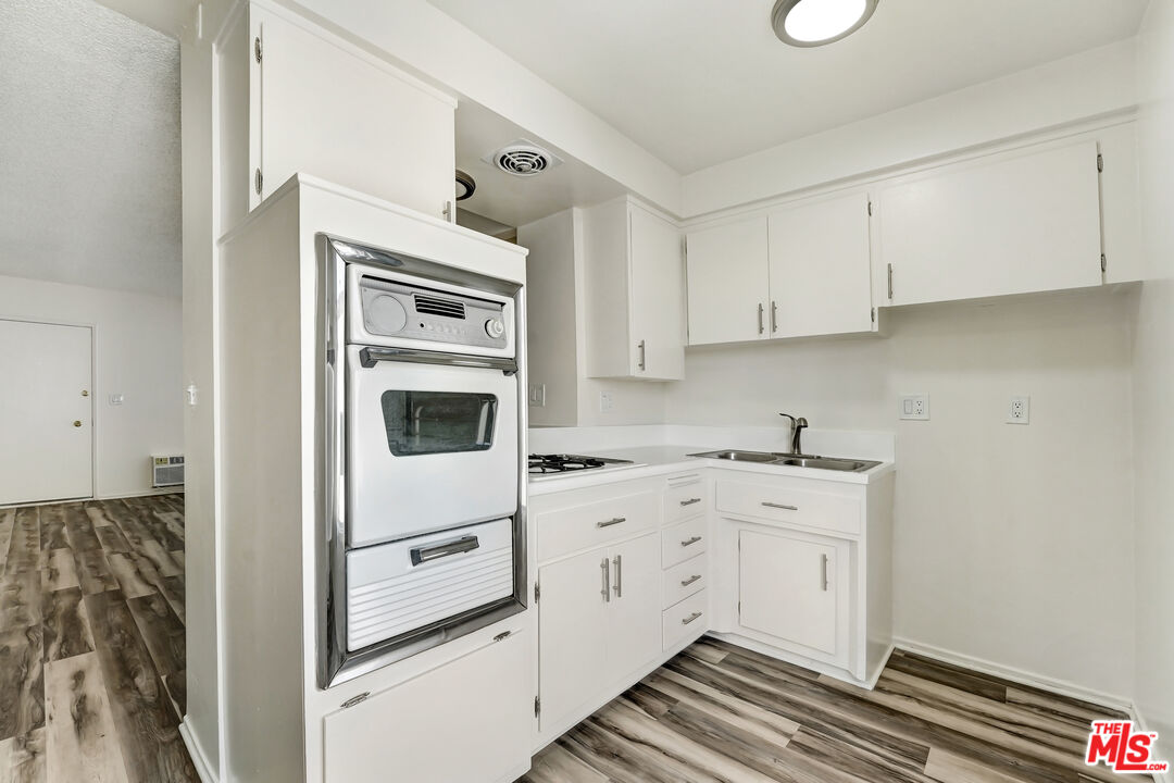 1140 N Clark St Unit: 308