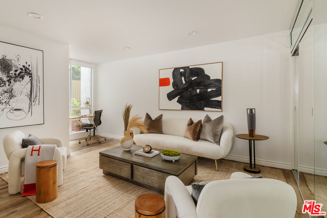 424 N Palm Dr Unit: 101