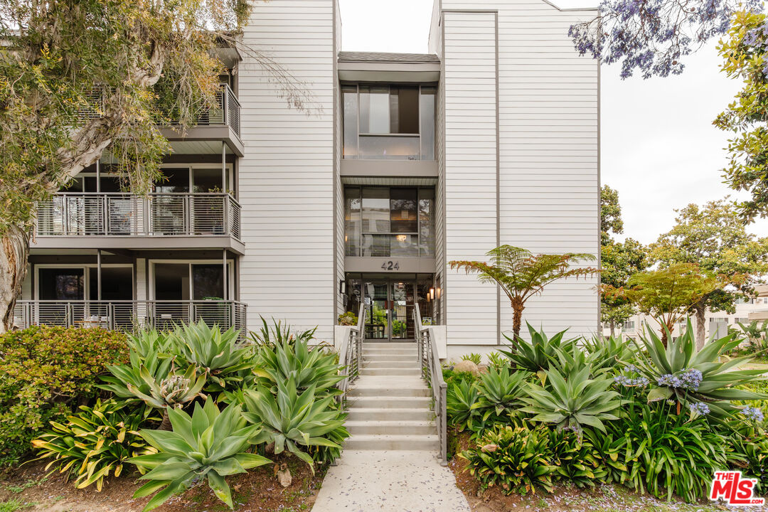 424 N Palm Dr Unit: 101