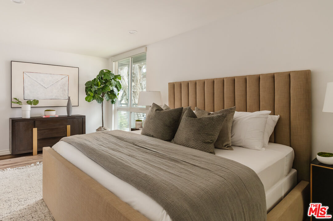 424 N Palm Dr Unit: 101