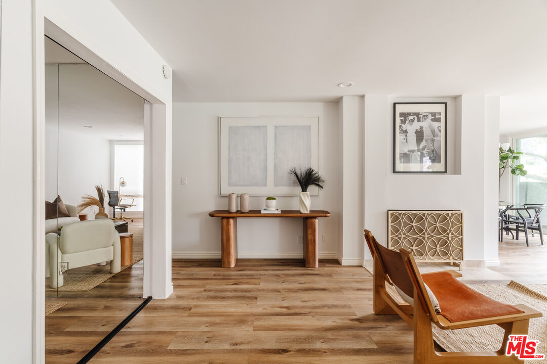 424 N Palm Dr Unit: 101